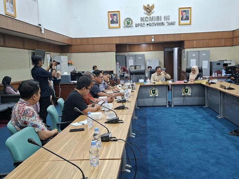 Hj Eva Yuliana : Tak Perlu Dibacakan Semua, Fokus Pada yang Berkaitan